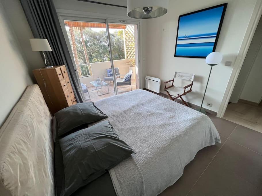 Appartement Avec Terrasse, Vue Jardin Et Piscine Antibes Eksteriør billede