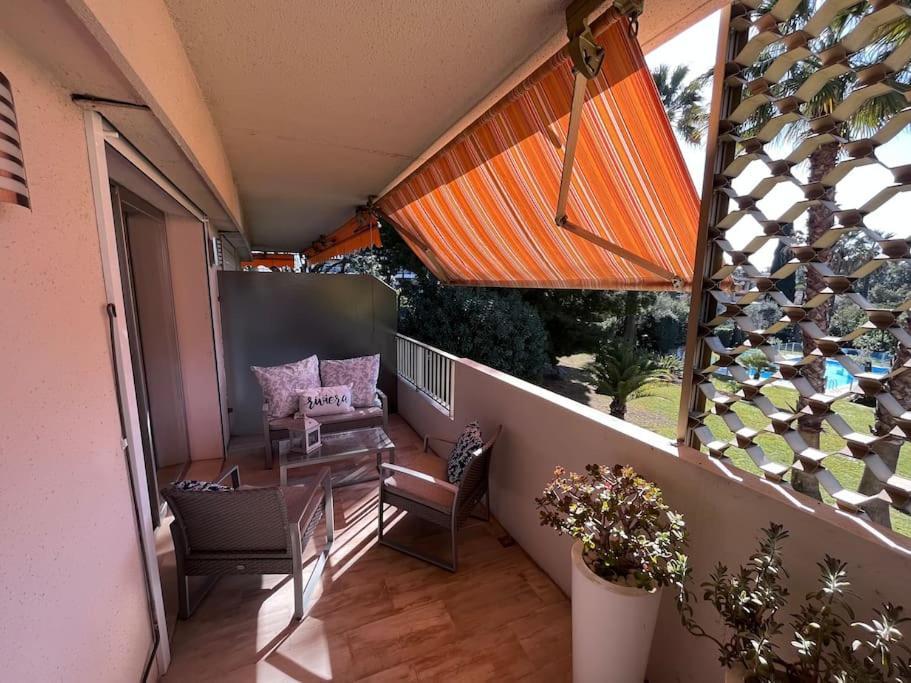 Appartement Avec Terrasse, Vue Jardin Et Piscine Antibes Eksteriør billede